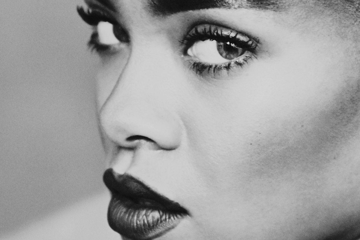 Rihanna lähietäisyydeltä kuvattuna.