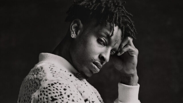 21 Savage mustavalkoisessa kuvassa.