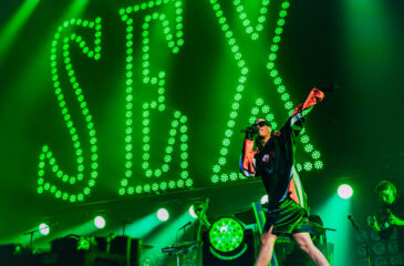 Sexmane esiintymässä The Final Sexshow -konsertissaan.