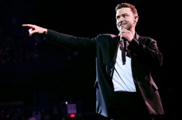 Justin Timberlake esiintymässä. Justin Timberlake Tallinnaan!