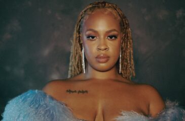 Zyah Belle poseeraa kameraa kohti. Rihanna yllätti: DM-pyyntö nosti nousevan R&B-artistin valokeilaan.