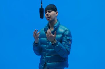 Korelon uusi Goat Talk EP -biisin musiikkivideosta kuvakaappaus