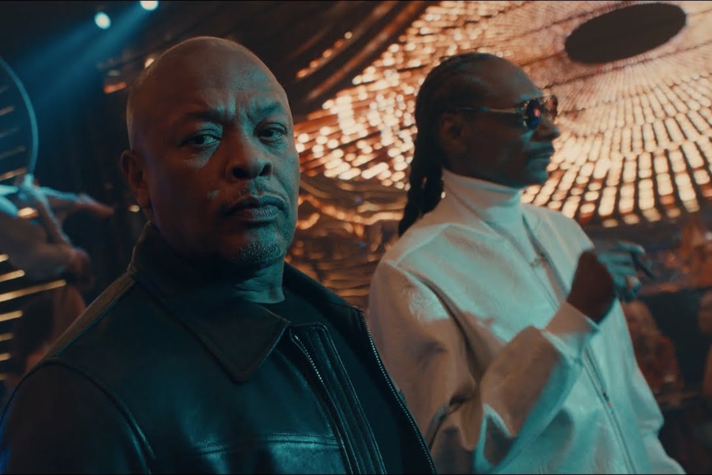 Dr. Dre ja Snoop Dogg. Snoop Dogg julkaisi Missionary-albumin.