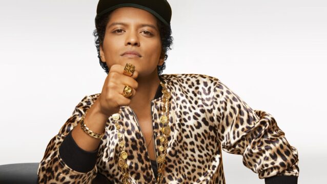 Bruno Mars nojaa käteensä. Spotify-ennätys rikki!