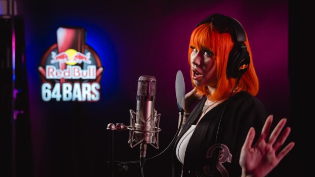 Senya mikin edessä. Senya mukana Red Bull 64 Bars -konseptissa!