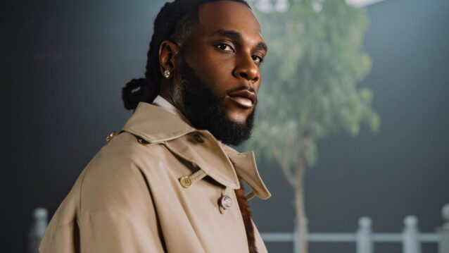 Burna Boy poseeraa kameraa kohti. Burna Boy saapuu Flow Festivaliin!