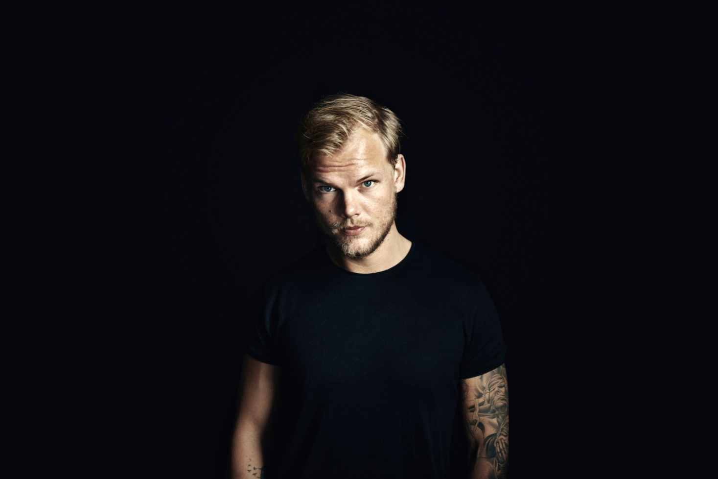Avicii Forever -promokuvassa Tim Bergling