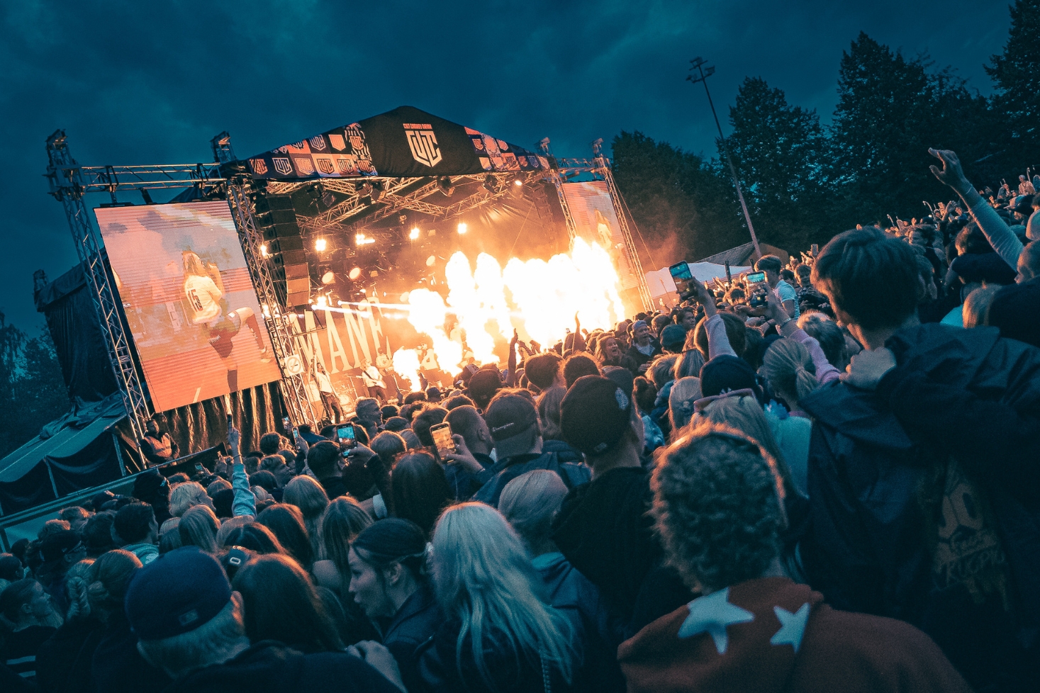 Yleisö katsomassa Sexmanea. Hoodfest kasvaa kansainväliseksi!