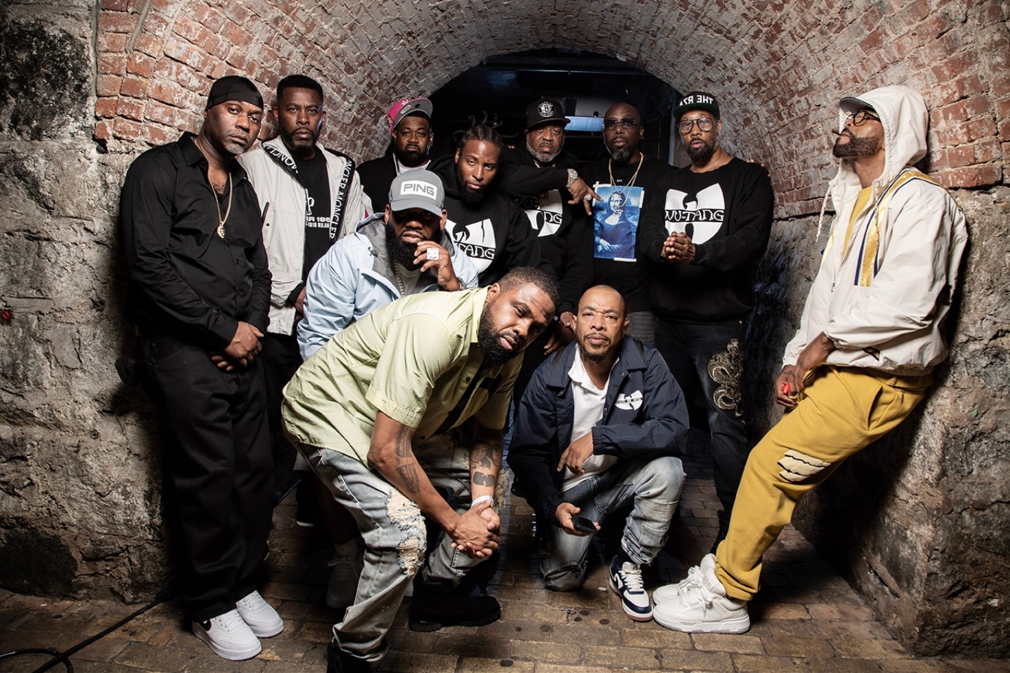 Wu-Tang Clan -peli Rise of the Deceiver promokuvassa koko yhtye