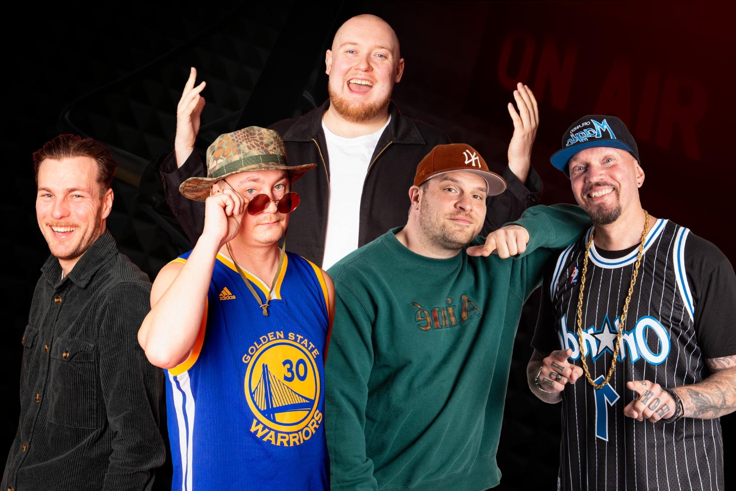 Bassoradion juontajat. Bassoradio lopettaa juonnetut ohjelmat!