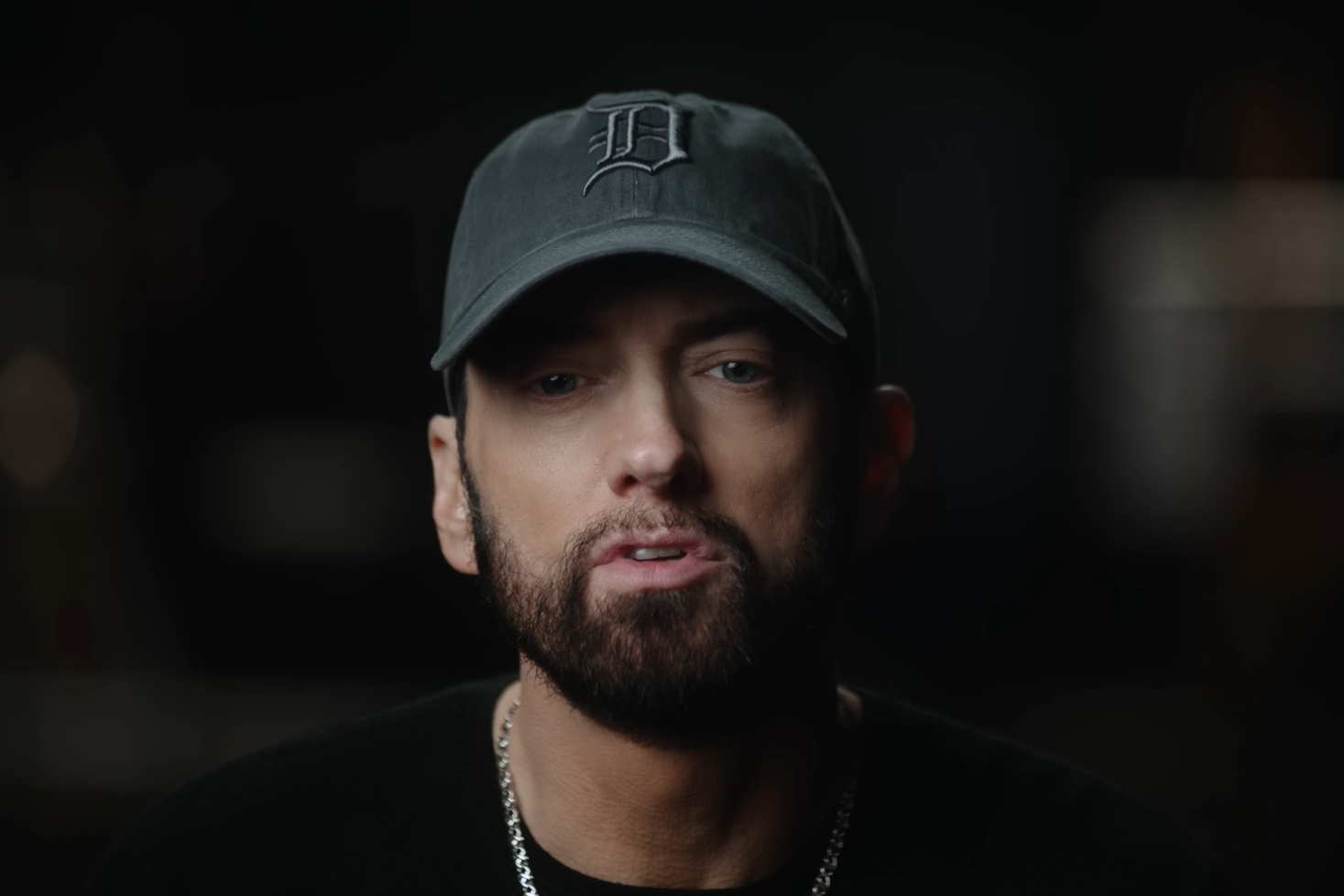 Eminem Stans-trailerin kuvassa. Eminem vastasi riimihaasteeseen!