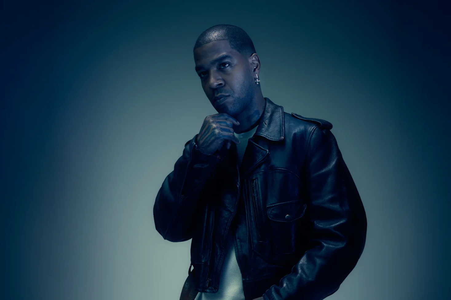 Kid Cudi poseeraa pressikuvassa. Kid Cudi kertoo synkistä vuosistaan!