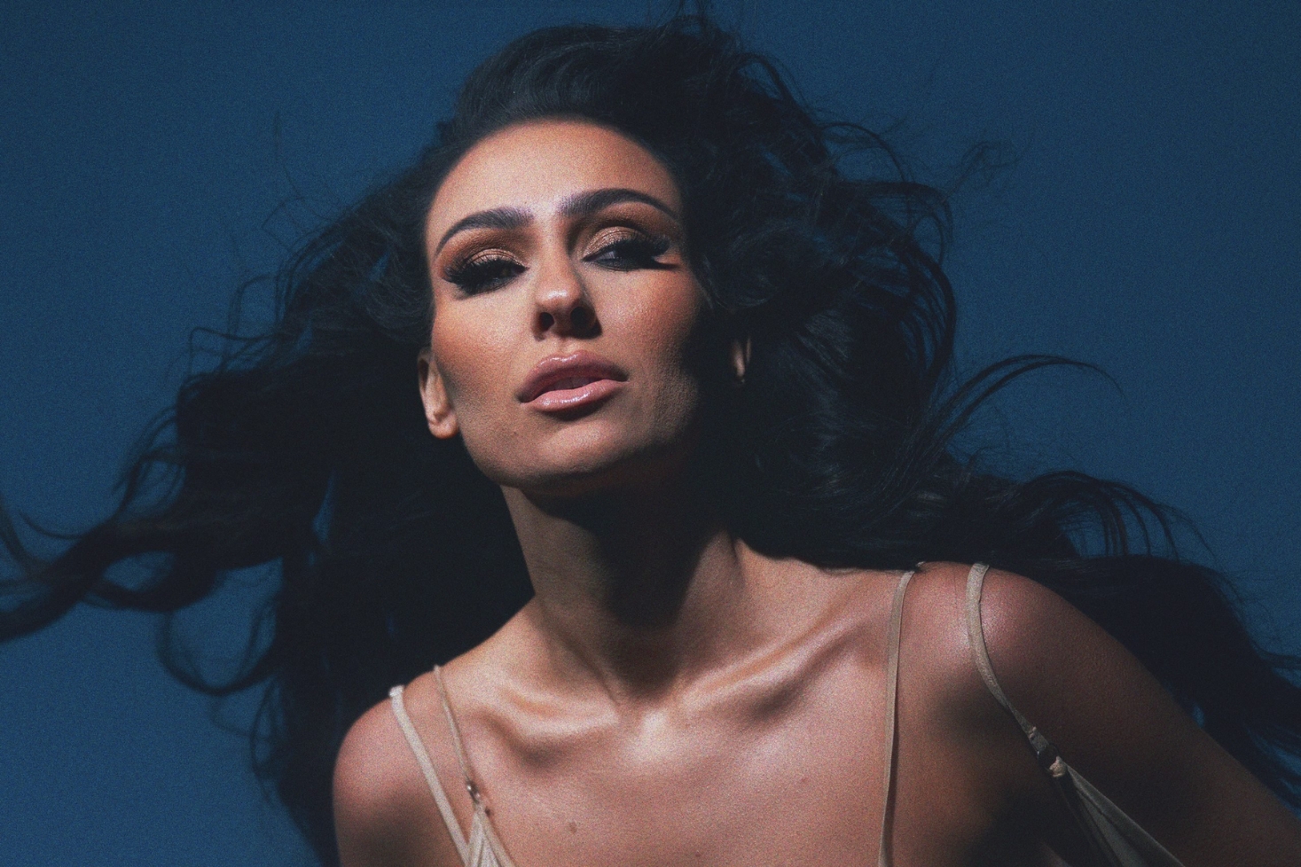 Sara Siipola Haluun elää -pressikuvassa