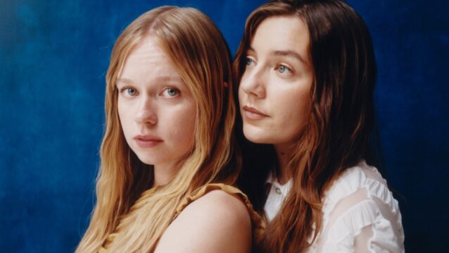 Emma ja Matilda vierekkäin. Emman ja Matildan debyyttialbumi on täällä!