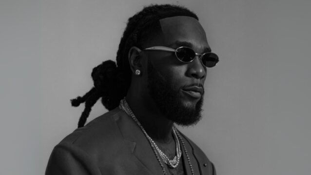 Burna Boy mustavalkoisessa kuvassa. Burna Boy palaa Suomeen!