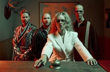 Haloo Helsinki! ryhmäkuva. Haloo Helsinki! löysi uuden kipinän!