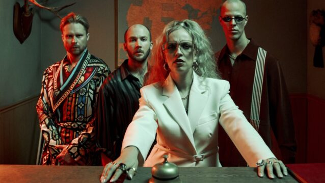 Haloo Helsinki! ryhmäkuva. Haloo Helsinki! löysi uuden kipinän!