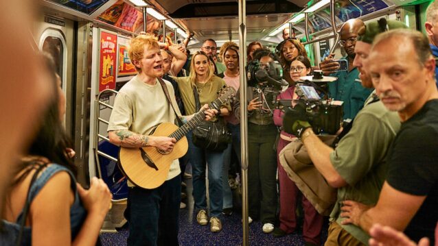 Ed Sheeran metrossa. Ed Sheeran tekee laulusta elokuvan!