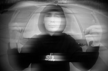 VeeKoo poseeraa VKLP-promokuvassa