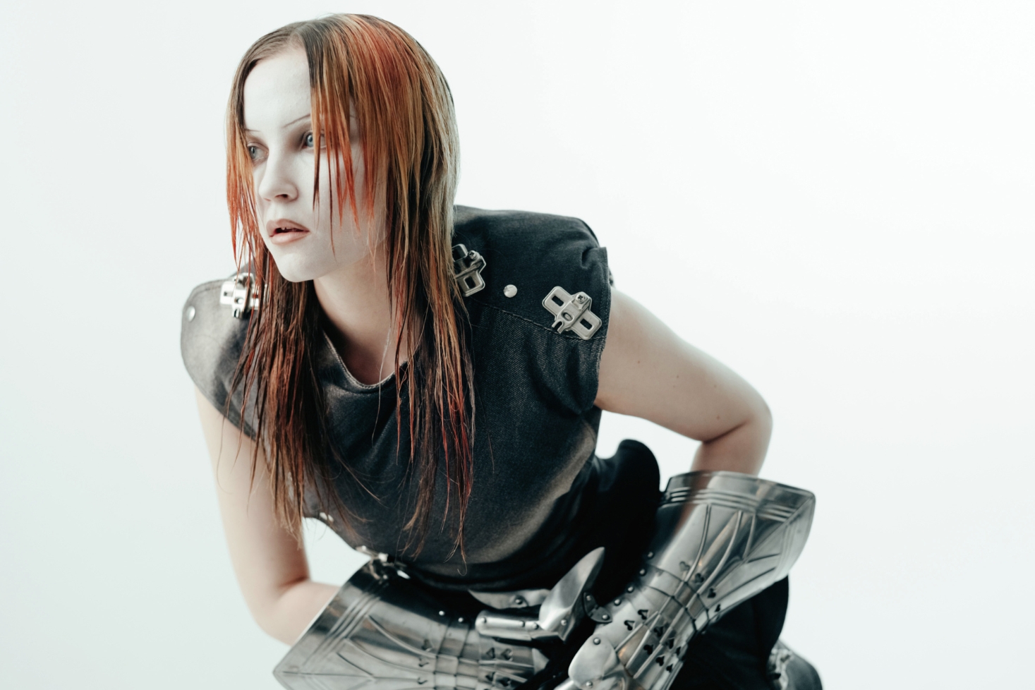 louna0nlinen debyytti-EP:n promokuvassa