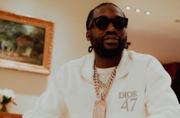 Meek Mill valkoisessa asussa. Meek Mill kritisoi kiillotettua hiphop-soundia!