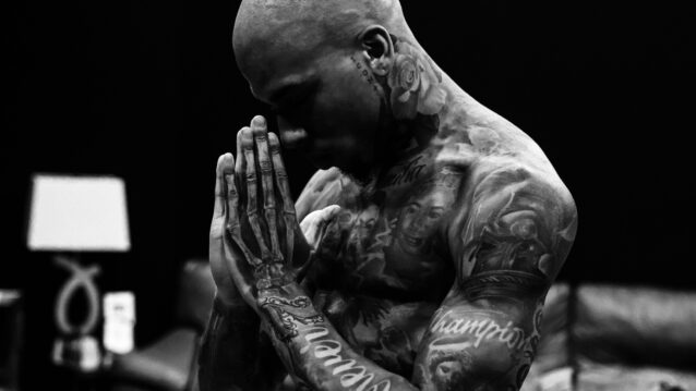 NLE Choppa mustavalkoisessa kuvassa. NLE Choppa tiputti dissiträkin NBA YoungBoylle!