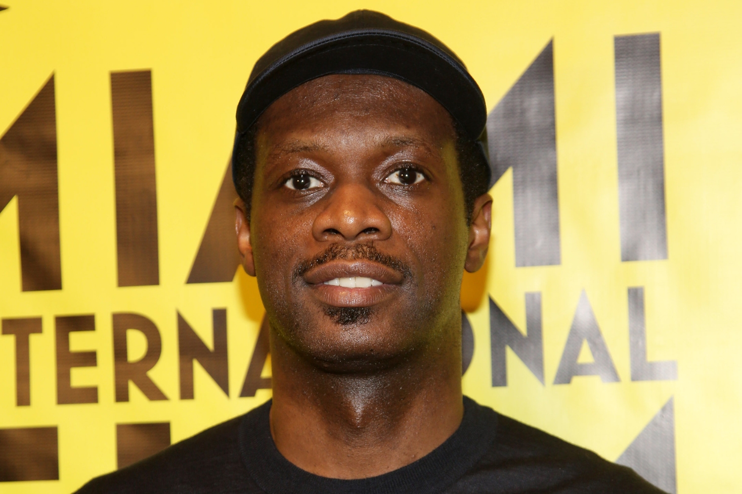 Pras hattu päässä. Pras tuomittiin vankeuteen!