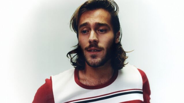 Benjamin Ingrosso t-paita päällä. Benjamin Ingrosso saapuu Veikkaus Arenalle!