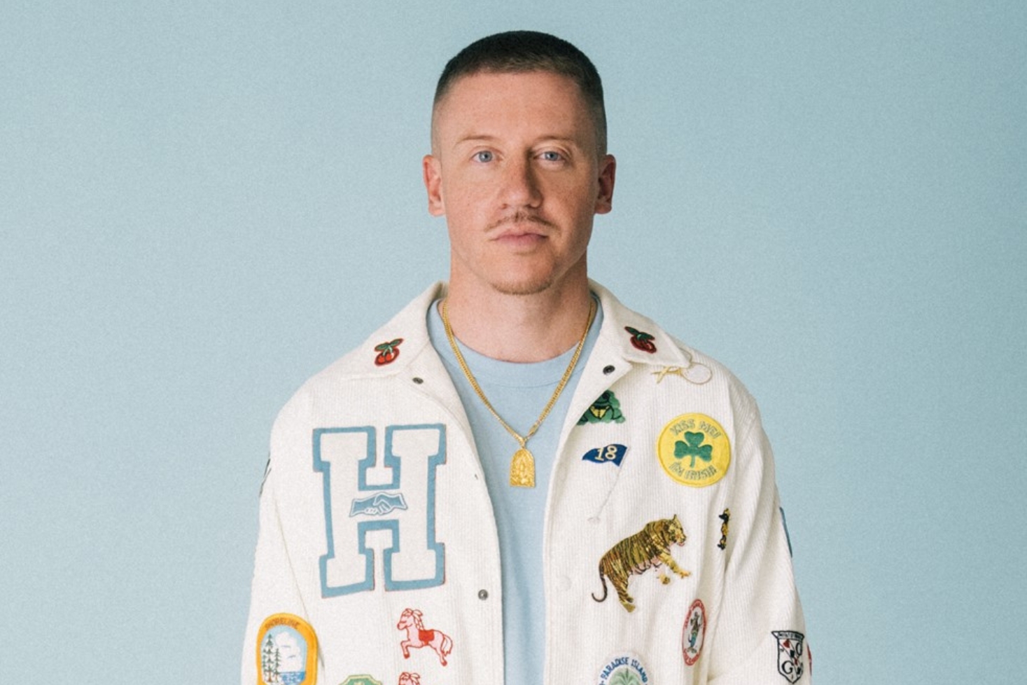 Macklemore vaaleessa takissa. Helsinki City Festival julkisti loput 20 uutta artistia!
