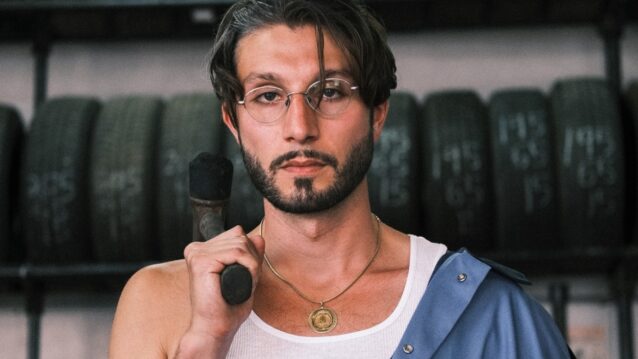 bbno$ leka kädessä. bbno$ vetäytyy musiikista toistaiseksi!