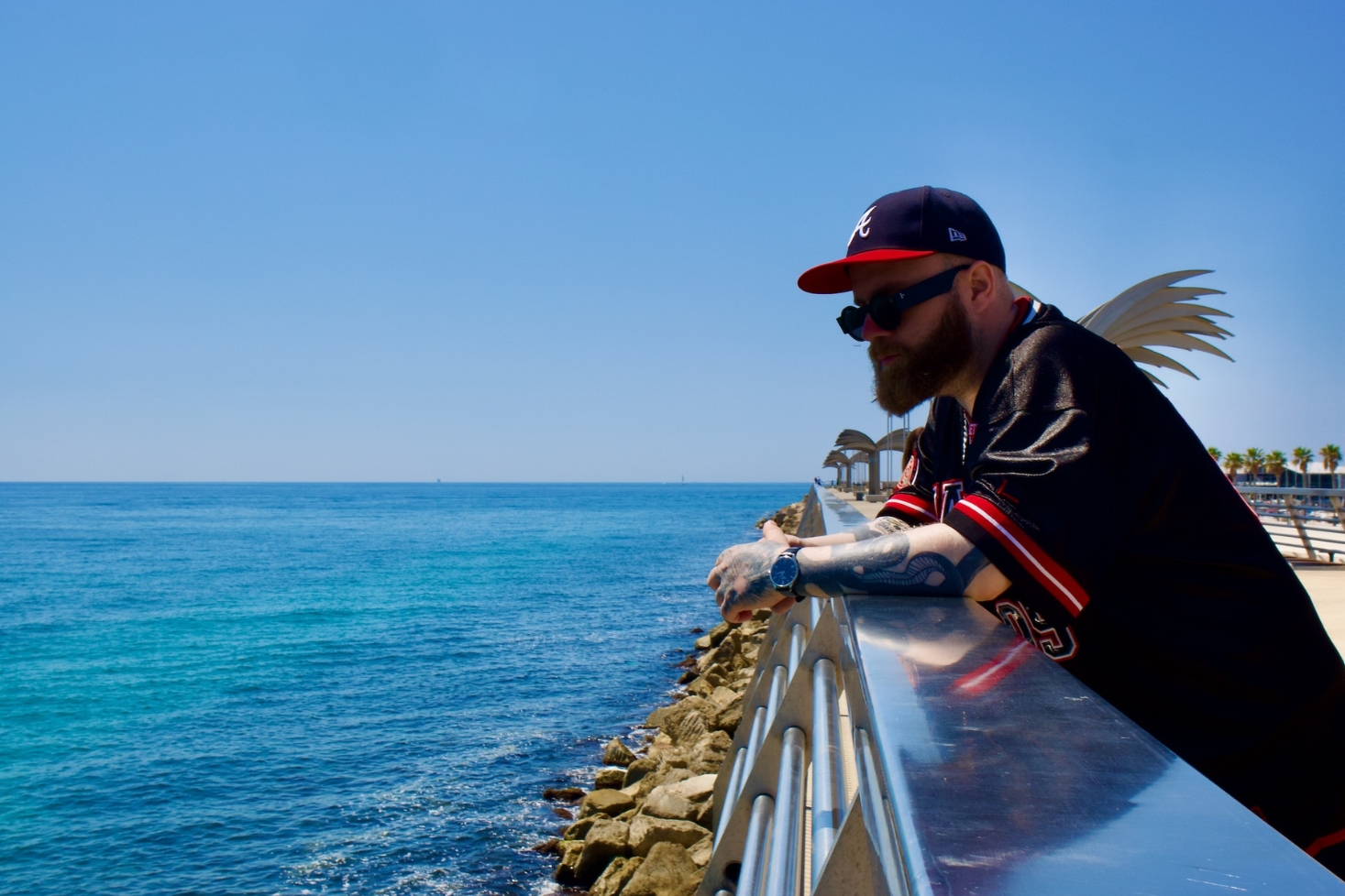 Ex Tuuttiz katsoo merelle päin. Ex Tuuttiz -muistokonsertti järjestetään Ääniwallissa.