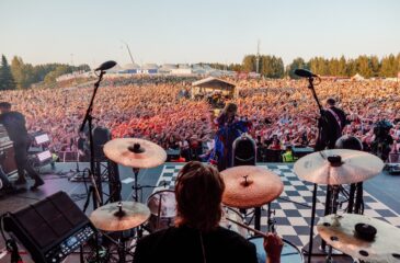 Ilosaarirock 2025: Ellinoora esiintymässä