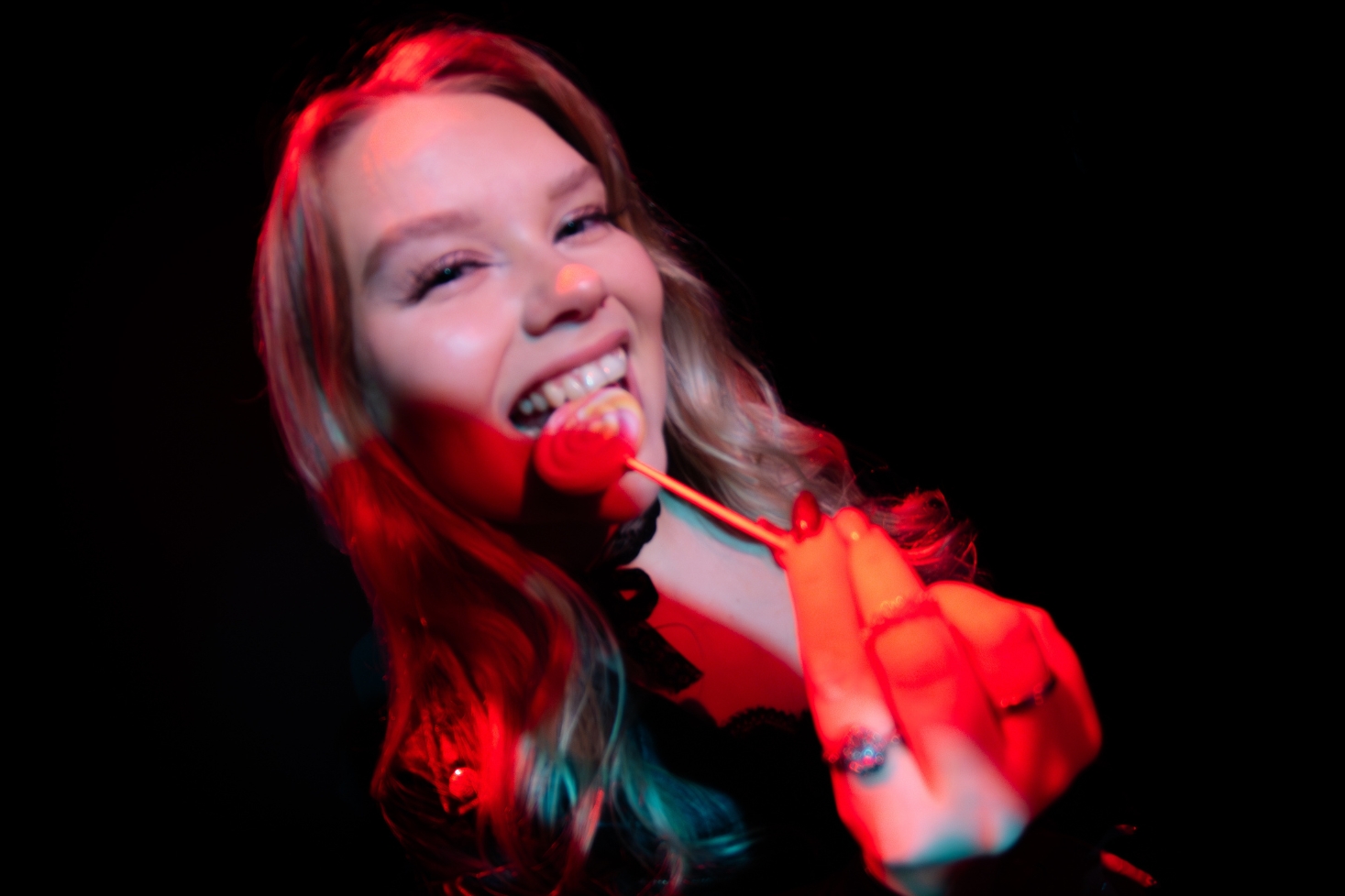 Leomi tikkari suussa. Näin Leomin uusi Rid of Me -single syntyi!