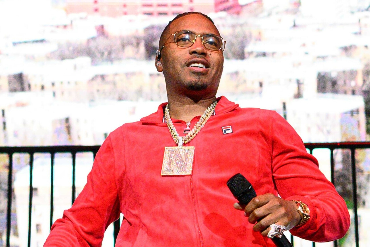 Nas mikki kädessä. Harvard avasi haun Nasin mukaan nimettyyn hiphop-apurahaan!