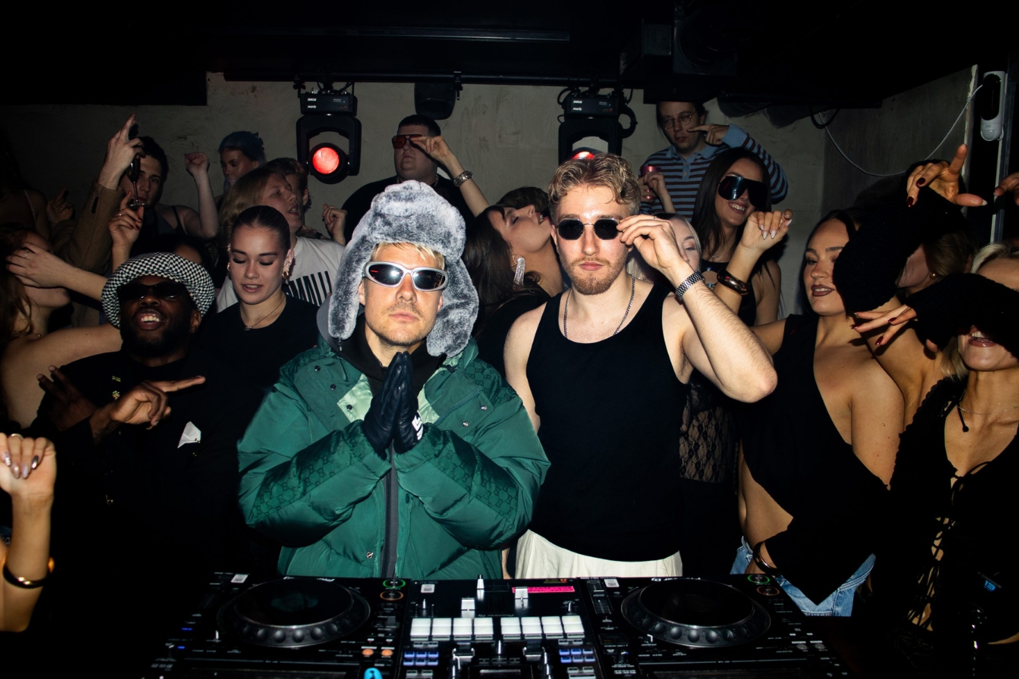 Victor Nordis ja VilleGalle tanssilattian keskellä