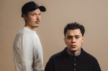 Jukka Poika ja Mikael Gabriel Government-singlen promokuvassa