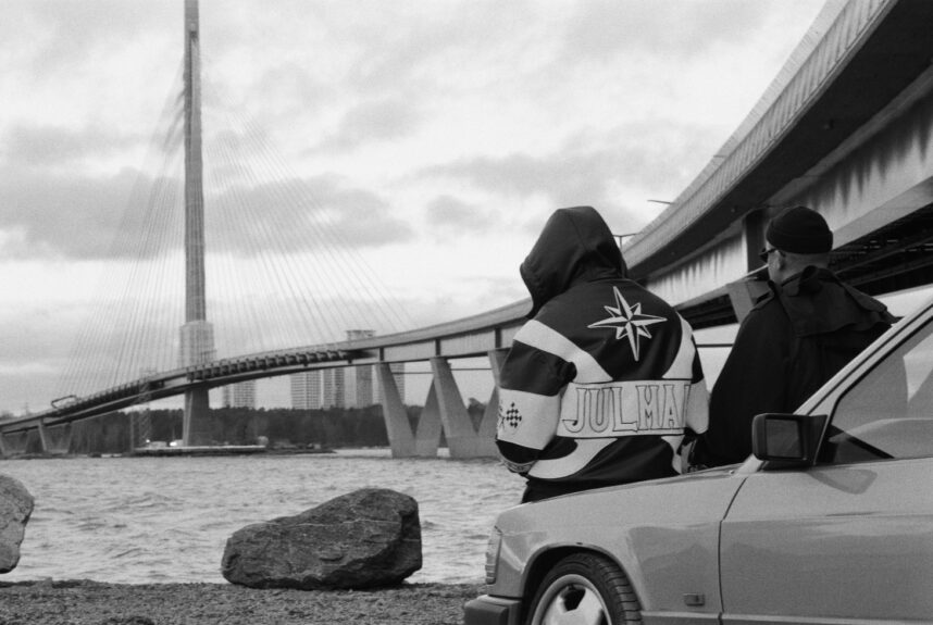 Polaris-albumin promokuvassa Julma-Henri ja Nuori Derrick