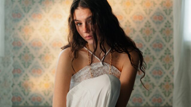 Mirella Kaikki viel edessä -singlen promokuvassa