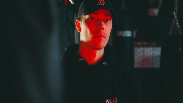 Ringside-biisin promokuvassa Rekami