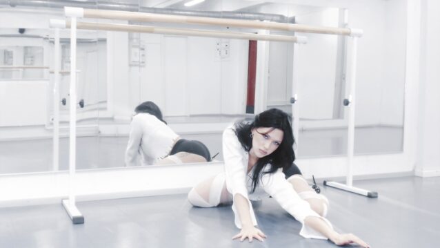 Dreamilla älä sano mitään -singlen promokuvassa