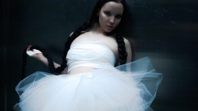 Louna0nline M0tion-singlen promokuvassa.