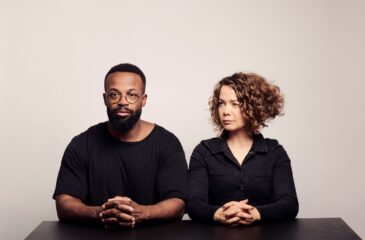 Jesse Markinin kirja Käärmeitä ja perhosia -promokuvassa Jesse Markin ja Elina Westinen