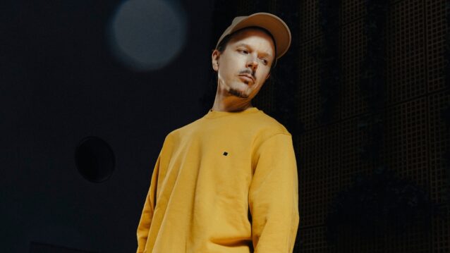 Jukka Poika Comeback-albumin promokuvassa