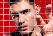 Robin Packalen Running Through My Head -kappaleen promokuvassa