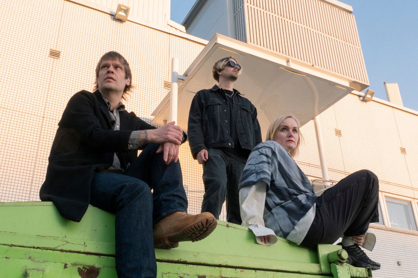 Ruusut julkaisi viidennen albuminsa Mä valvon ja sä valvot mun kaa.