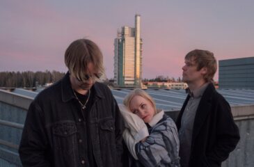 Ruusut julkaisi viidennen albuminsa Mä valvon ja sä valvot mun kaa.