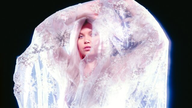 Vilma Alina Viimeiseen hengenvetoon -promokuvassa