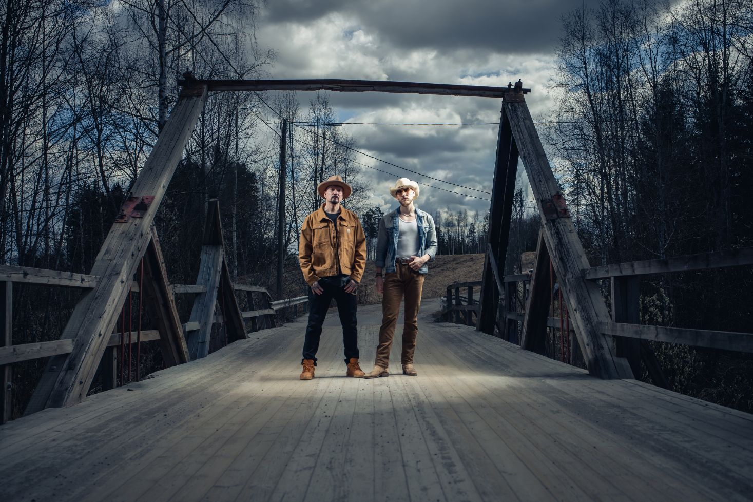 Brädi ja Aaron Barone Kirkko-singlen promokuvassa