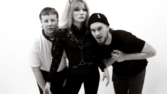 Metalliyhtye Stoned Statues julkaisi kolmannen albumin Nothing Is Ever Over.