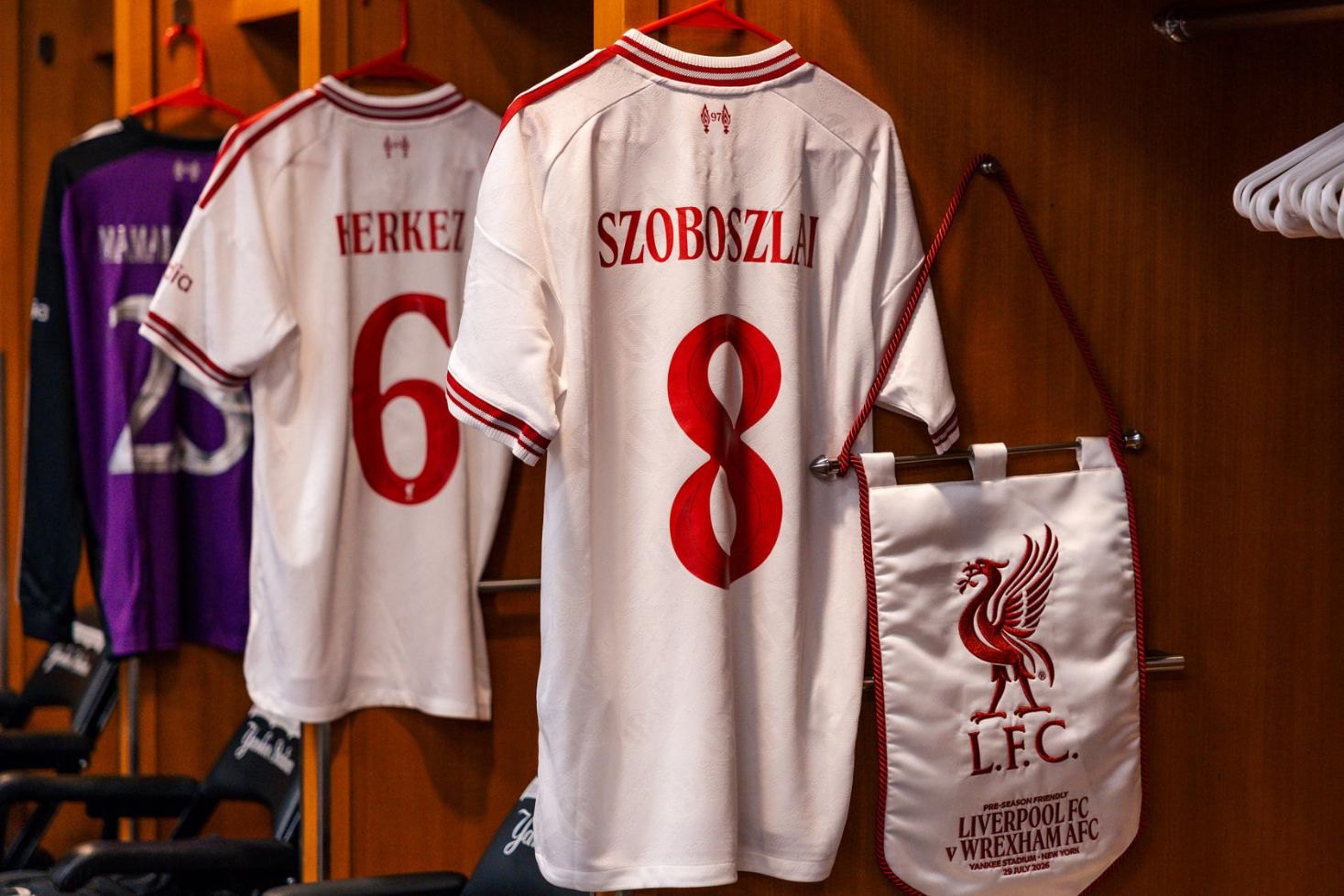 Liverpoolin uusi vieraspaita.